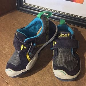 PLAE velcro closure suede sneakers size 7